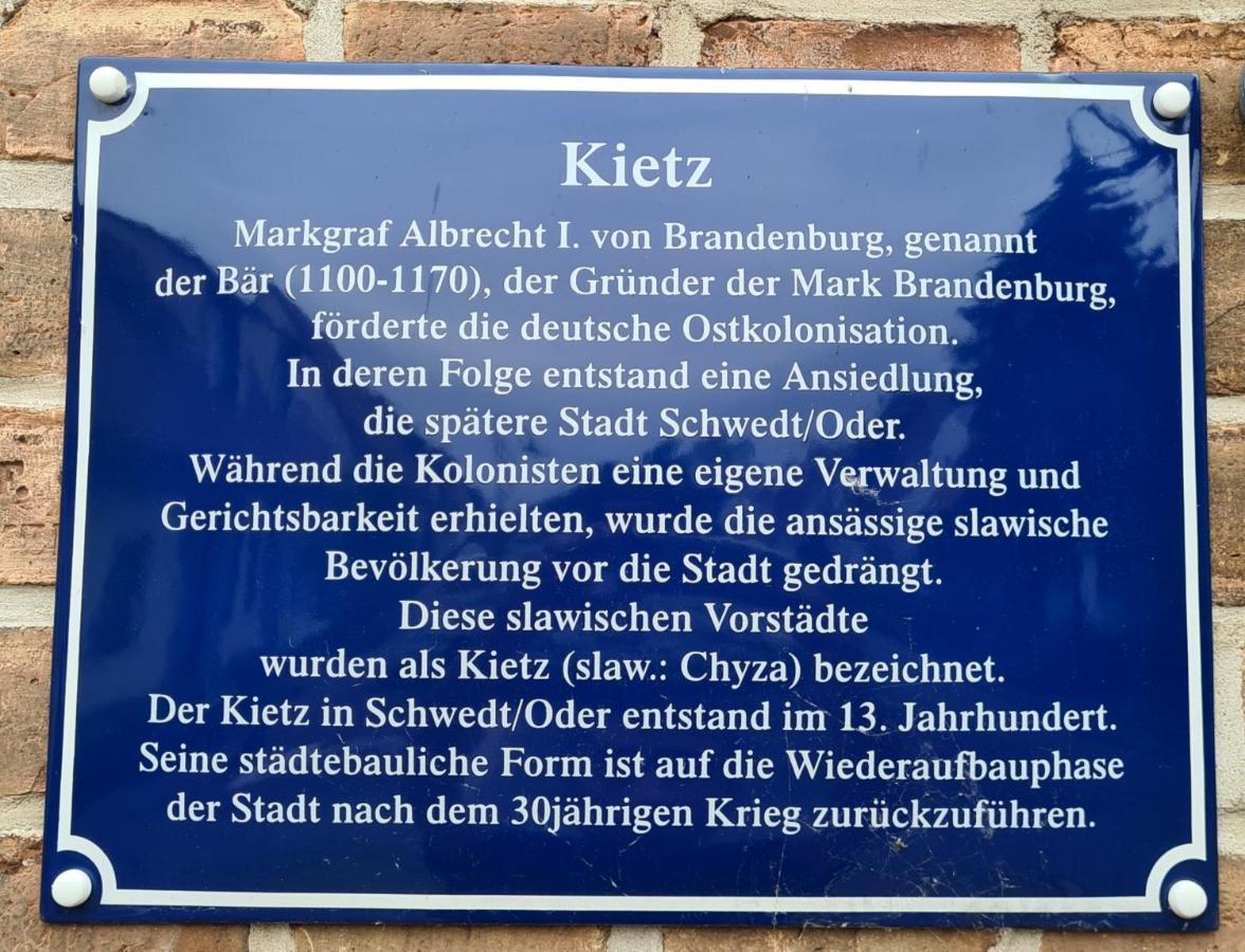 Die Ferienwohnung "Am Kietz" Шведт  Экстерьер фото